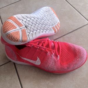 Nike training tennies